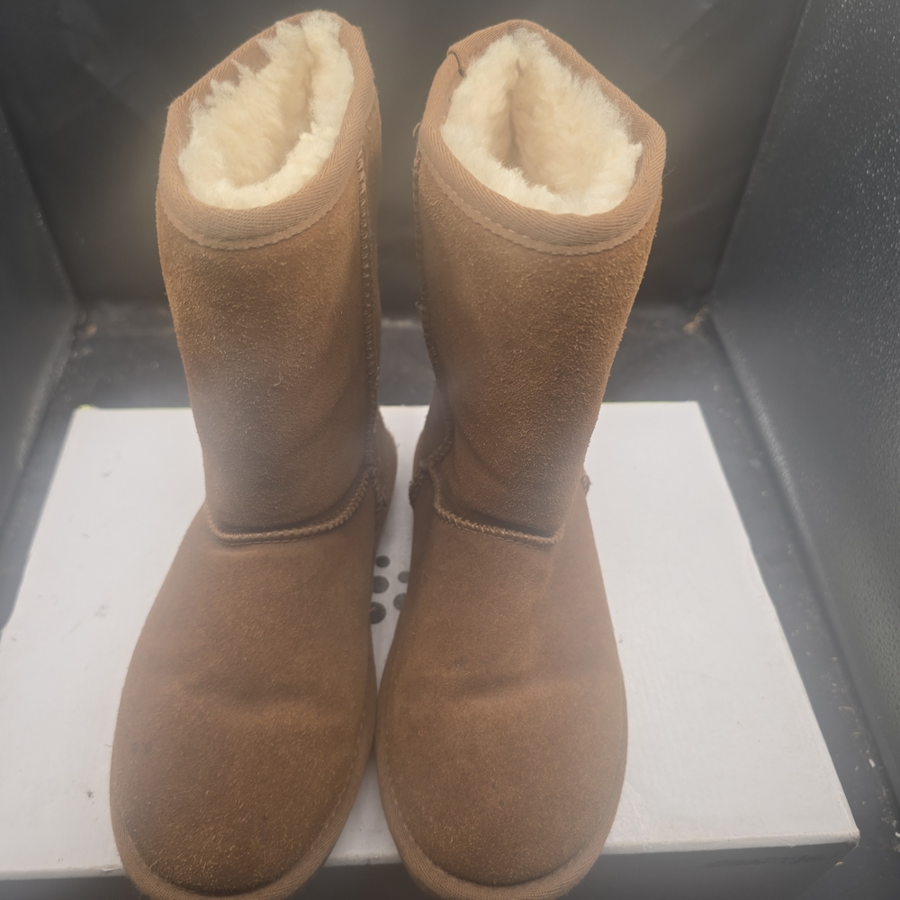 Minnetonka Brown Winter Boots